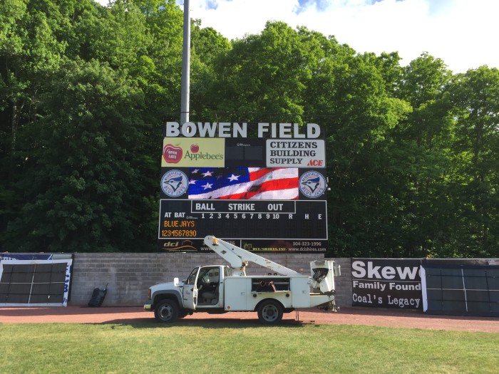 The Bluefield Blue Jay's have teamed up with Time Technologies, Inc. to install their new scoreboard at BOWEN FIELD in beautiful Bluefield, VA.  Installation has been completed for their professional baseball team's first game!